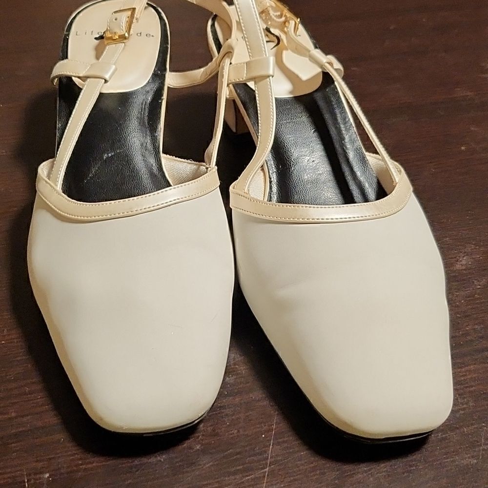 Life strides Judith Vanilla Devill sling back dress shoes